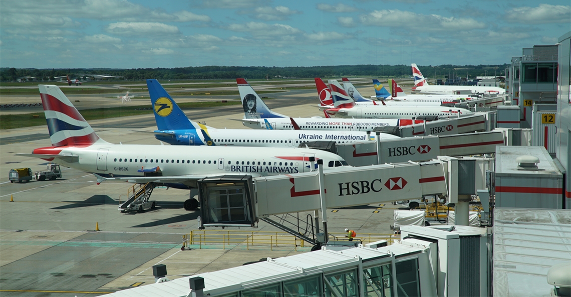 1545302979-tot-twee-maal-toe-drones-gespot-boven-london-gatwick-airport-2018.jpg