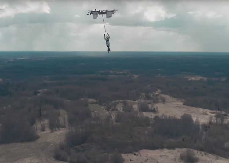 Eerste parachutesprong van drone