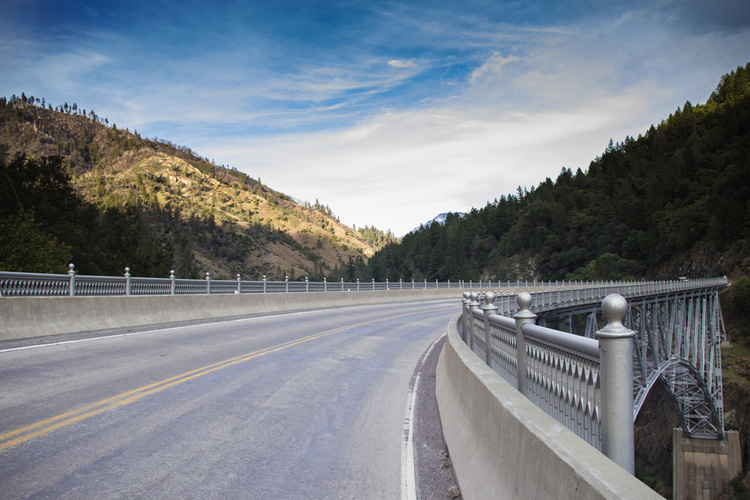 Pulga Bridge in Feather River Canyon, Californië