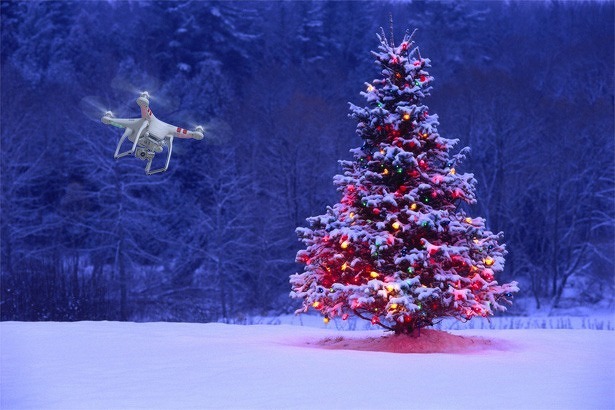 feestdagen-kerstboom-drones-toonbank-verkoop-registratieplicht-faa-task-force-speelgoeddrones-quadcopter-2015